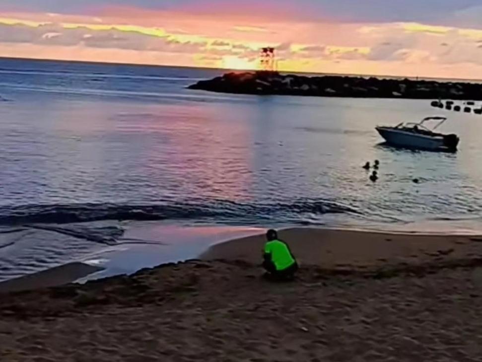 Dulce Atardecer 5 Playa Rompeolas, Aguadilla Luaran gambar